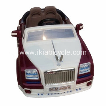 Double ထိုင်ခုံများ Electric Battery ကားများပြင်ပတွင်ရှိသည်