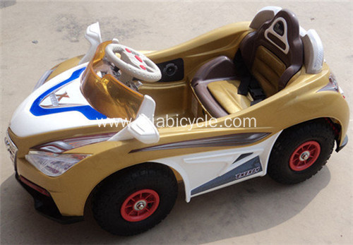 Light Kid Car နှင့်အတူကလေးလမ်းလျှောက်သူ